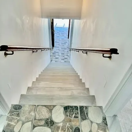 Seaview Apartment